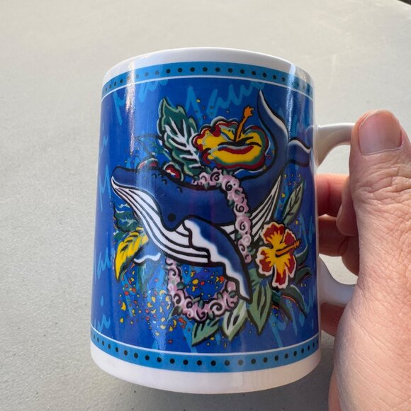 Hilo Hattie Coffee Mug (2002) Maui Blue Humpback Whale Hibiscus Lei Design - Sma - Picture 1 of 8